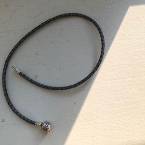 PANDORA GREY CHOKER